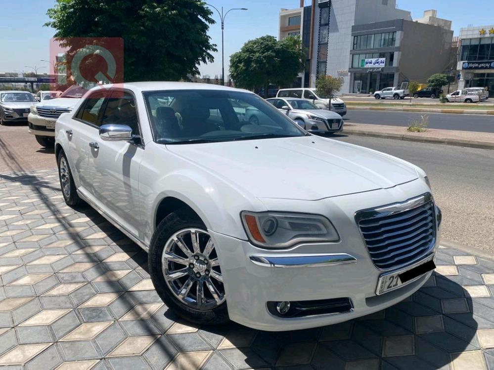 کرایسلەر 300